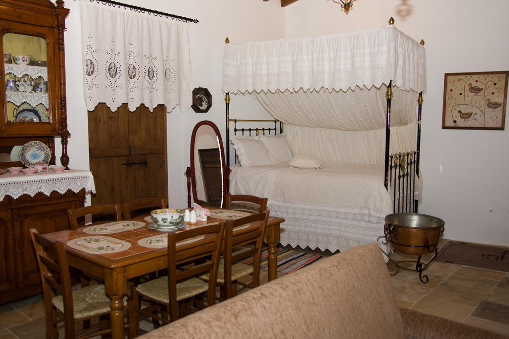 Xenios Cottages Lófu Szoba fotó