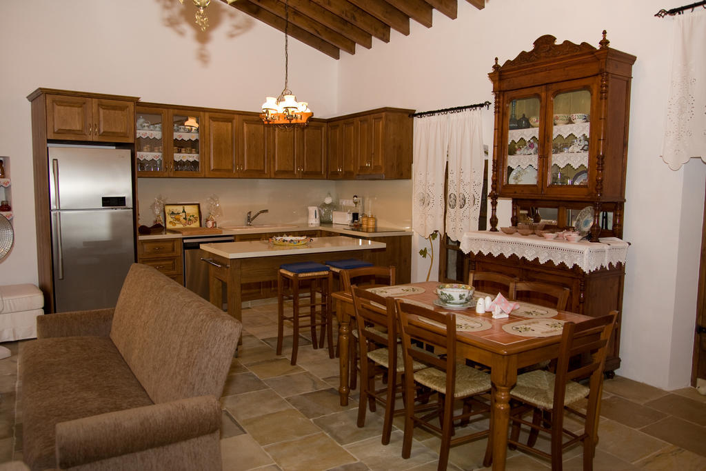 Xenios Cottages Lófu Szoba fotó